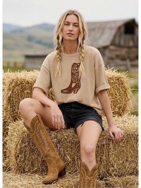 Women's Graphic Boot Tee - Waffle Tee